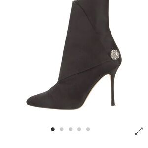 Manolo Blahnik Black Satin Boots in Nero